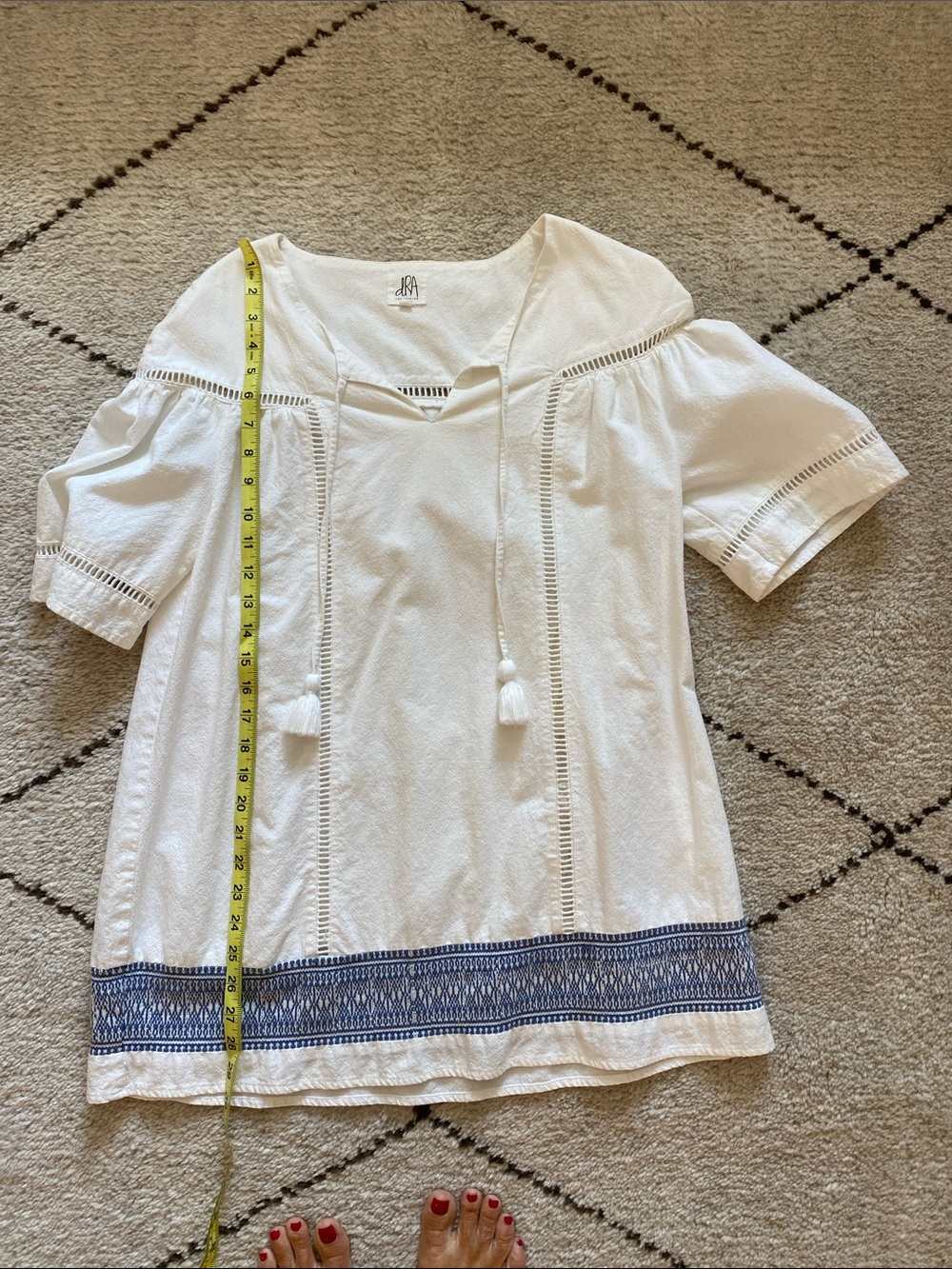DRA xs White Peasant Blouse with Navy Embroidered Hem